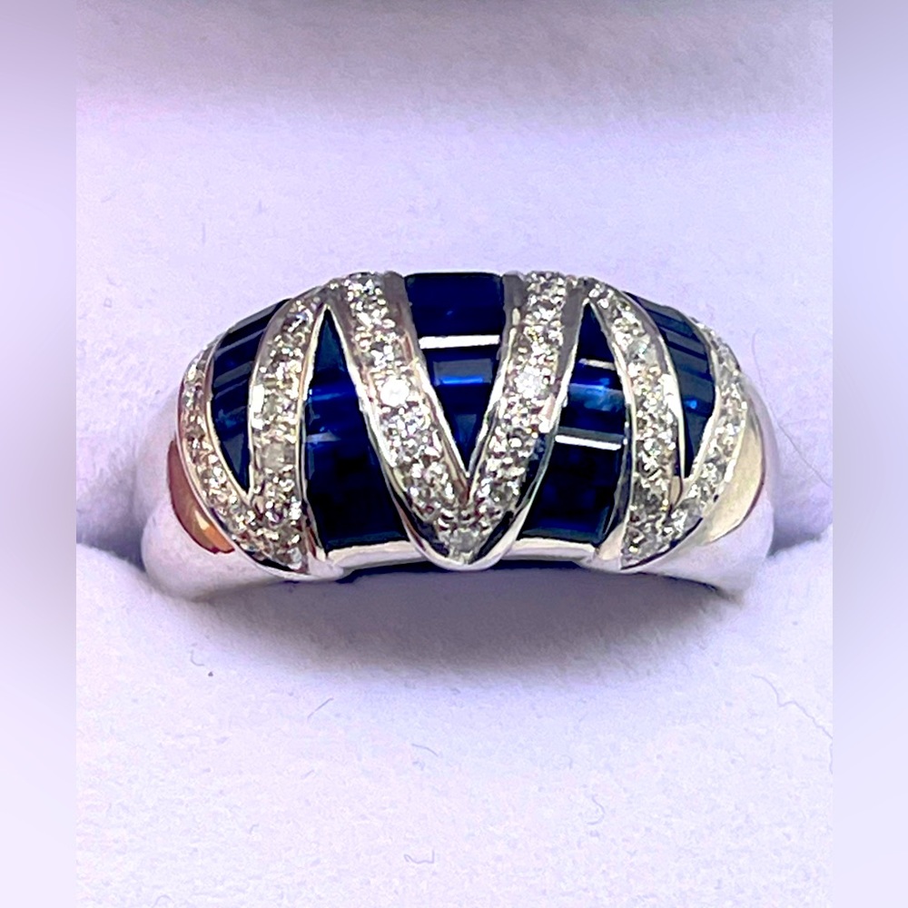 Sapphire & Diamond Ring in 18k white gold